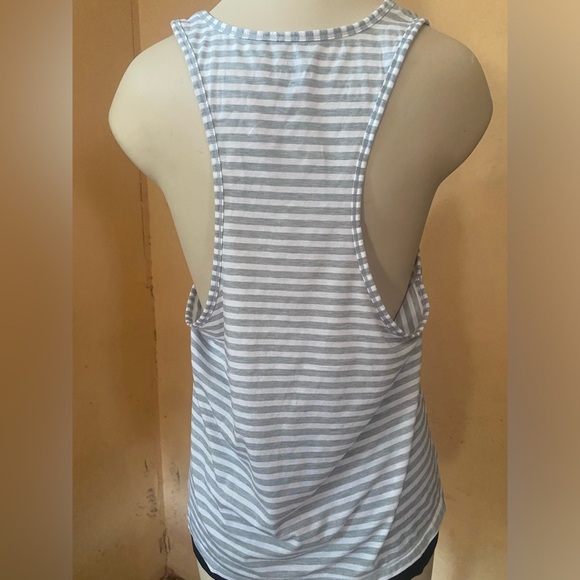 Athleta Gray and White Sleeveless Muscle Tee - Picture 11 of 12